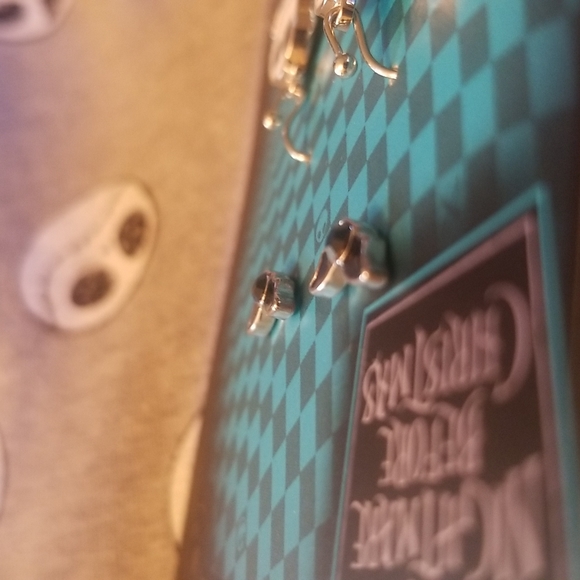 NBC Earring Set - Picture 8 of 9